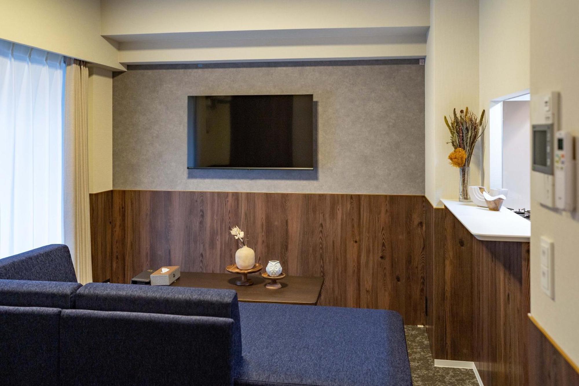 11 Higashi Umeda Apartment